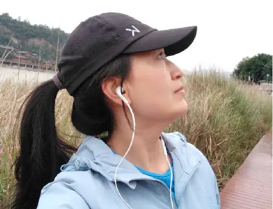 秋天旅游戴的帽子